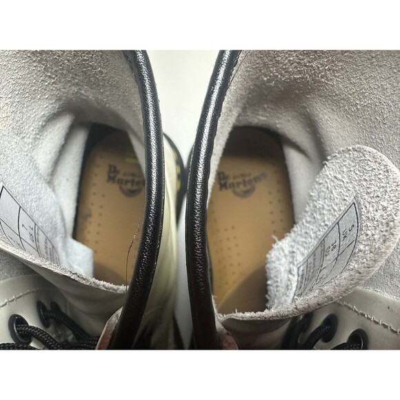 Doc Dr‎ Martens Air Wair 11821 White Combat Boots Women’s Size 7 US 38 EU - Picture 6 of 10